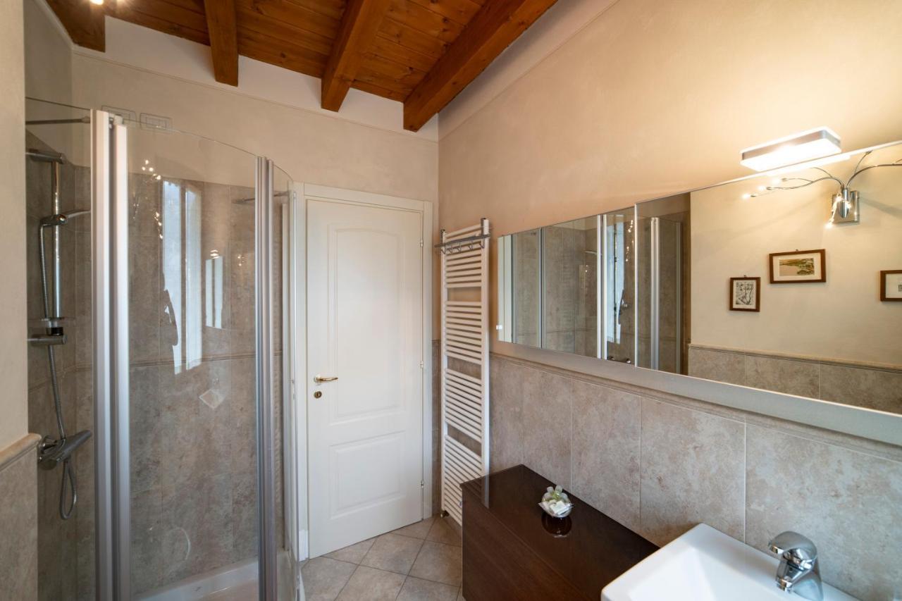 סולאזנו Romantic Lake View House מראה חיצוני תמונה