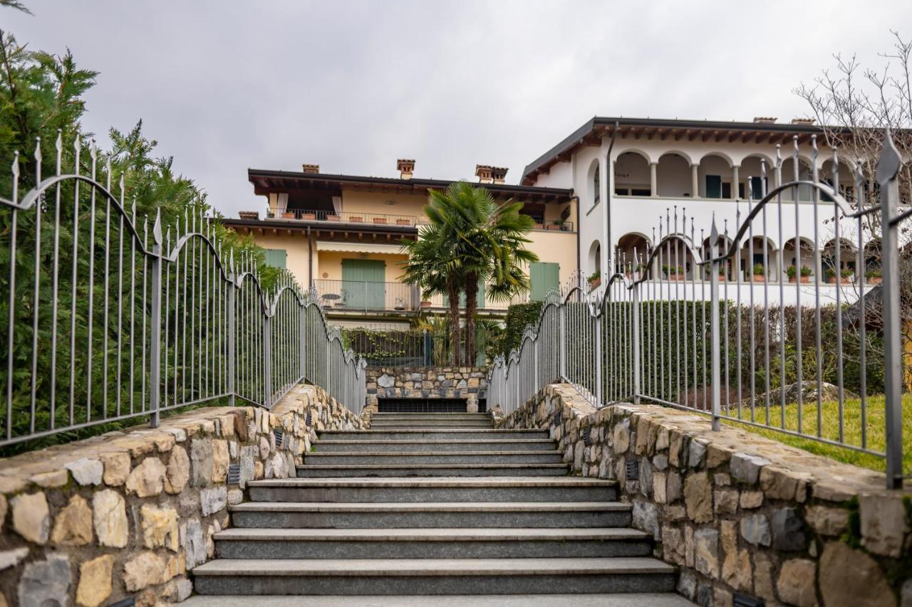 סולאזנו Romantic Lake View House מראה חיצוני תמונה