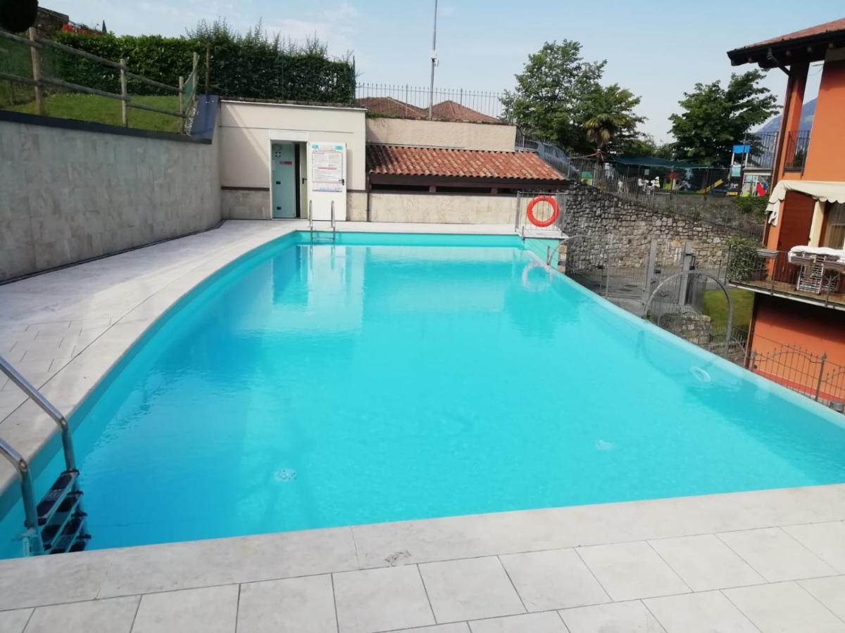 סולאזנו Romantic Lake View House מראה חיצוני תמונה